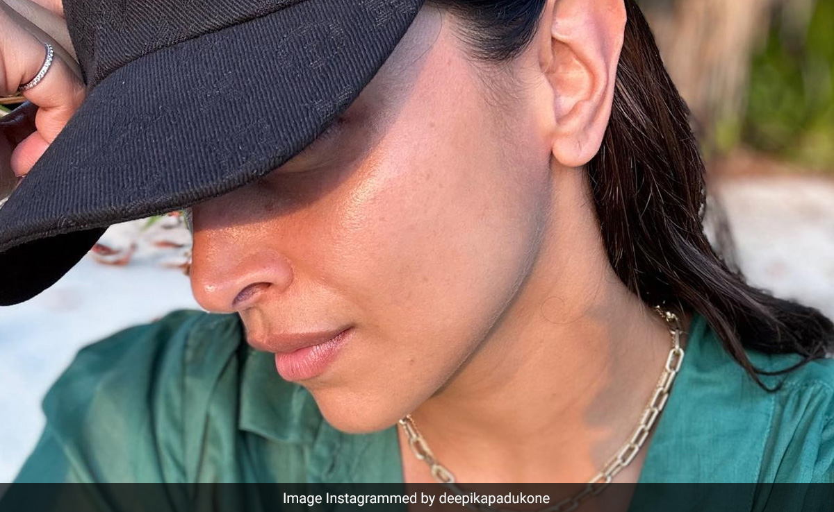 On Deepika Padukone's No Makeup Pic, A Beauty Influencer's Comment