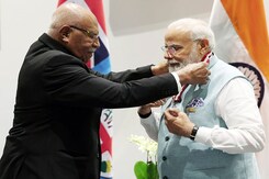 फ़िजी और पलाऊ गणराज्य ने पीएम मोदी को दिया अपने देश का सर्वोच्च सम्मान फ़िजी और पलाऊ गणराज्य ने पीएम मोदी को दिया अपने देश का सर्वोच्च सम्मान