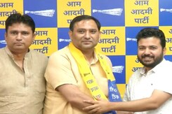 दिल्ली : BJP पार्षद फिर हुए AAP में शामिल, 'घर वापसी' की कहानी सुना रहे हैं Sharad Sharma दिल्ली : BJP पार्षद फिर हुए AAP में शामिल, 'घर वापसी' की कहानी सुना रहे हैं Sharad Sharma