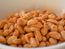 Boiled Groundnuts: स्वाद ही नहीं सेहत का खजाना है उबली हुई मूंगफली, यहां जानें हैरान करने वाले फायदे Boiled Groundnuts: स्वाद ही नहीं सेहत का खजाना है उबली हुई मूंगफली, यहां जानें हैरान करने वाले फायदे