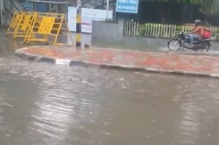 दिल्ली के पॉश इलाके का हाल-नाले के पानी के बाद बारिश ने किया बेहाल दिल्ली के पॉश इलाके का हाल-नाले के पानी के बाद बारिश ने किया बेहाल