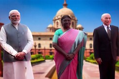 कंबोडिया के राजा का राष्ट्रपति भवन में किया गया औपचारिक स्वागत कंबोडिया के राजा का राष्ट्रपति भवन में किया गया औपचारिक स्वागत
