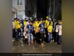 IPL Final: फैन्स की हालत देख इमोशनल हुए मैथ्यू हेडन, शेयर किया Video IPL Final: फैन्स की हालत देख इमोशनल हुए मैथ्यू हेडन, शेयर किया Video