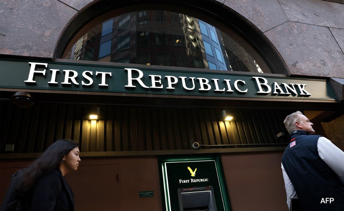 United State Regulators Seize Californias First Republic Bank,