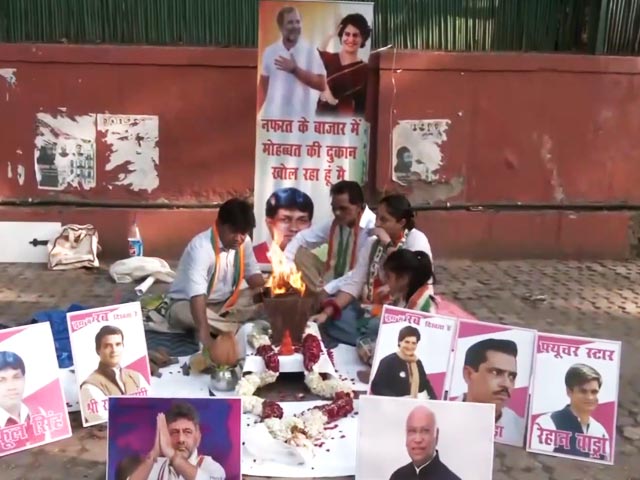 Congress Workers Perform <i>Havan</i> Outside Party Headquarters In Delhi