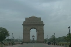 दिल्ली-एनसीआर में मौसम हुआ सुहाना, सुबह तेज हवाओं के साथ झमाझम बारिश दिल्ली-एनसीआर में मौसम हुआ सुहाना, सुबह तेज हवाओं के साथ झमाझम बारिश