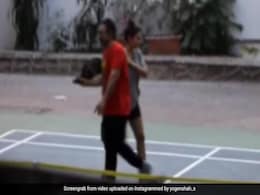 फातिमा सना शेख के साथ Pickleball खेलने पर आमिर खान हुए ट्रोल, लोग बोले- लगता है तीसरी की तैयारी है फातिमा सना शेख के साथ Pickleball खेलने पर आमिर खान हुए ट्रोल, लोग बोले- लगता है तीसरी की तैयारी है