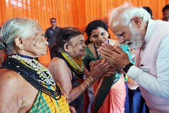 PM Modi Meets Padma Shri Awardees Tulsi Gowda, Sukri Bommagowda In Karnataka PM Modi Meets Padma Shri Awardees Tulsi Gowda, Sukri Bommagowda In Karnataka