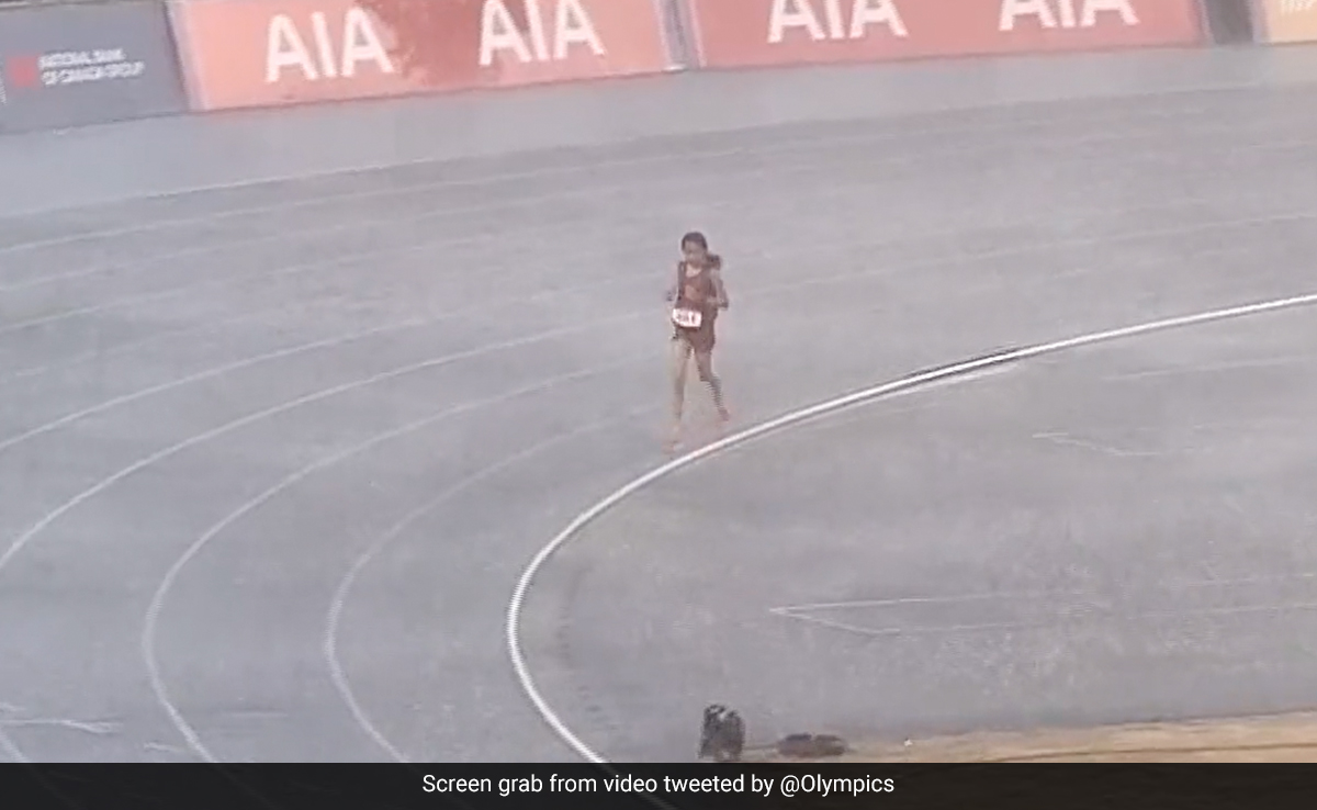 "Couldn't Just Stop:" Cambodian Athlete Goes Viral For Finishing 5,000 Metre Race In Rain