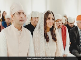 सगाई में इमोशनल हो गए थे परिणीति चोपड़ा के पिता, राघव चड्ढा संग एक्ट्रेस की नई तस्वीरें देख दिल दे बैठेंगे फैंस सगाई में इमोशनल हो गए थे परिणीति चोपड़ा के पिता, राघव चड्ढा संग एक्ट्रेस की नई तस्वीरें देख दिल दे बैठेंगे फैंस