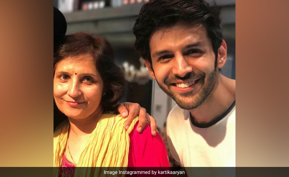 Kartik Aaryan's Note For His Cancer Survivor Mom: "No Superpower Bigger Than Love Of Family"