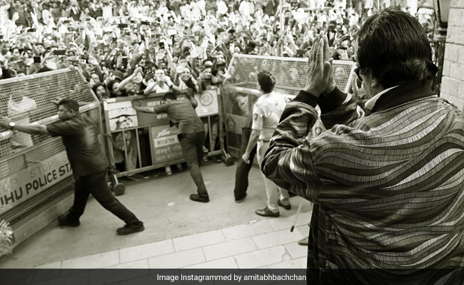 Amitabh Bachchan's "Sunday By The Gates" Has Been A Thing Since 1982