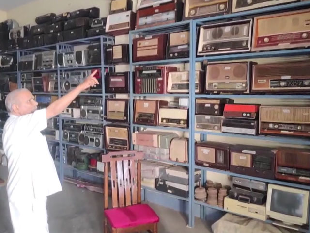 Meet Ram Singh, The Radio Collector Of Amroha