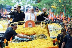 PM Modi, Amit Shah's Mega Roadshows On Last Leg Of Karnataka Poll Campaign PM Modi, Amit Shah's Mega Roadshows On Last Leg Of Karnataka Poll Campaign