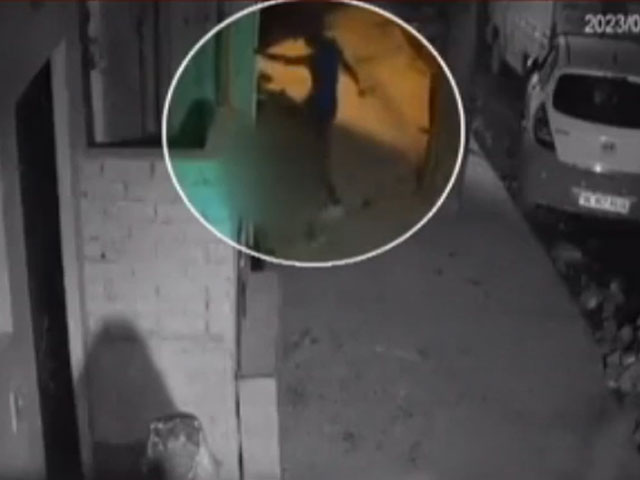 सरेआम हत्या के बाद भी तमाशबीन क्यों बने रहे दिल्ली के लोग?