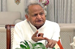 सरकार बचाने में वसुंधरा राजे ने की मदद - CM अशोक गहलोत सरकार बचाने में वसुंधरा राजे ने की मदद - CM अशोक गहलोत