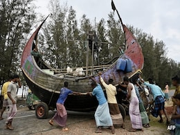 चक्रवात 'मोका' से म्यांमार के रखाइन प्रांत में अब तक 41 लोगों की मौत : स्थानीय नेता चक्रवात 'मोका' से म्यांमार के रखाइन प्रांत में अब तक 41 लोगों की मौत : स्थानीय नेता