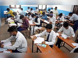 NEET पेपर लीक मामला : बिहार पुलिस की आर्थिक अपराध इकाई ने पांच और लोगों को हिरासत में लिया NEET पेपर लीक मामला : बिहार पुलिस की आर्थिक अपराध इकाई ने पांच और लोगों को हिरासत में लिया