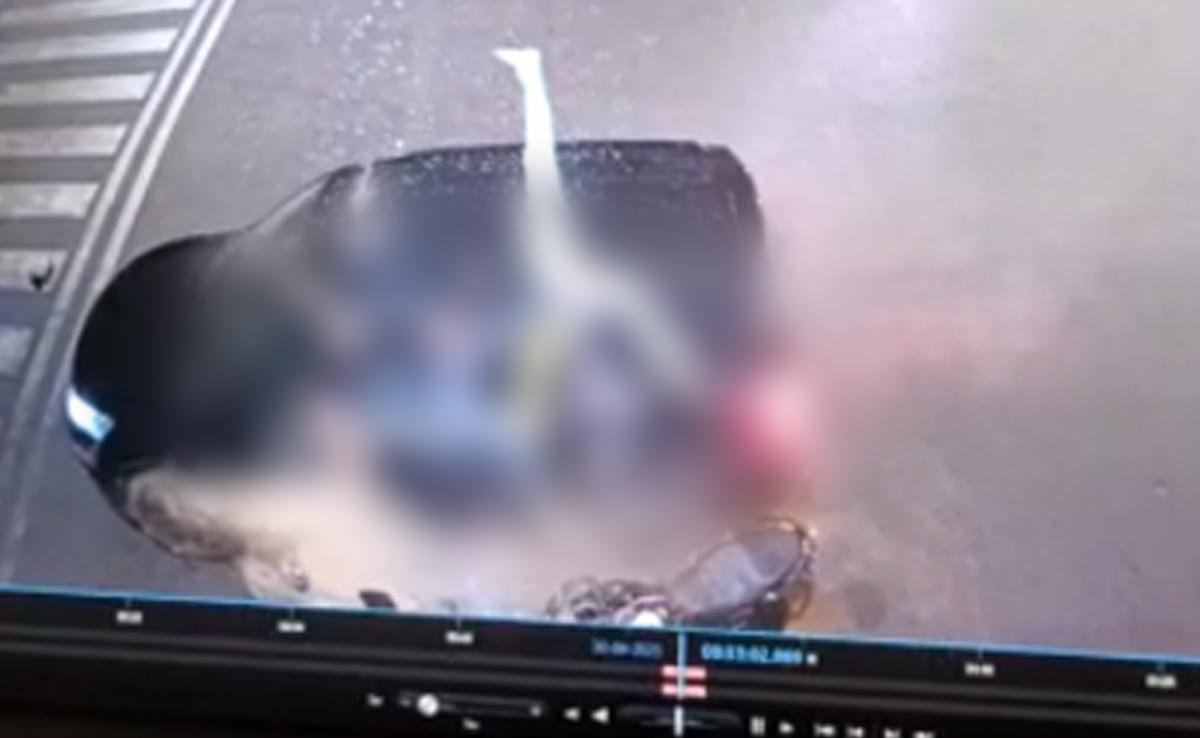 CCTV Captures Deadly Delhi Accident, Man Carried On Car Roof For 3 km