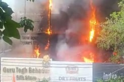 Massive Blaze At Popular Delhi Market, 12 Fire Engines On Spot Massive Blaze At Popular Delhi Market, 12 Fire Engines On Spot