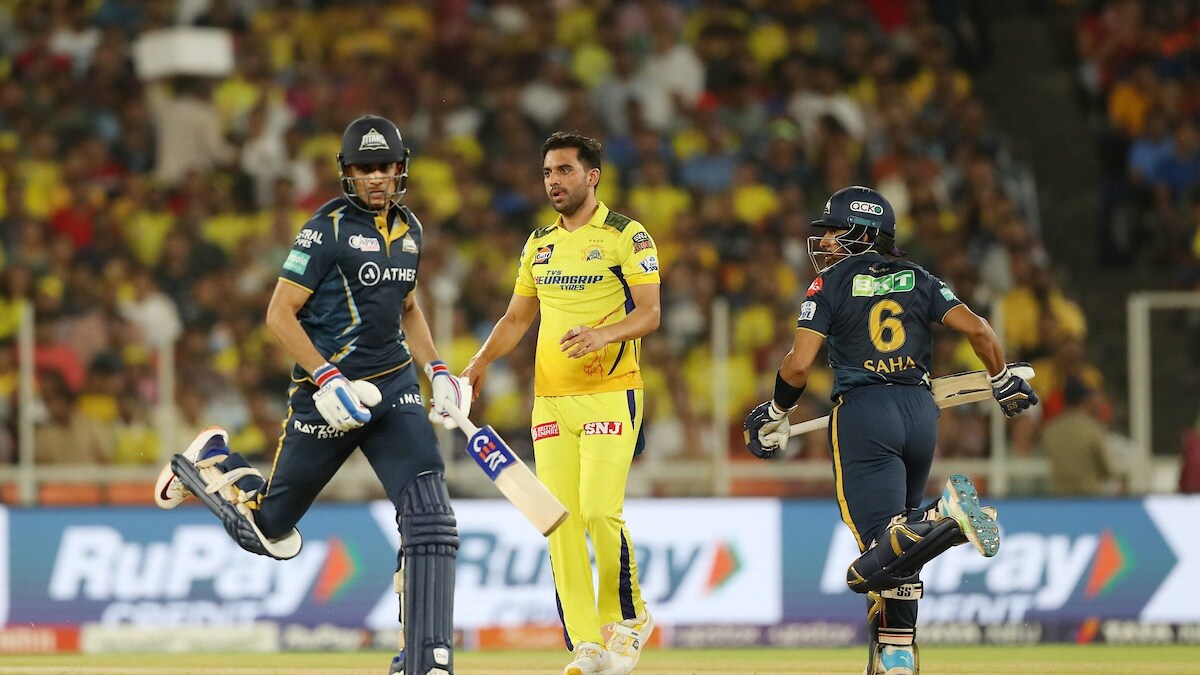 CSK vs GT IPL 2023 Final Live Score: Shubman Gill, Wriddhiman Saha Dealing In Boundaries; GT Dominating CSK | Cricket News