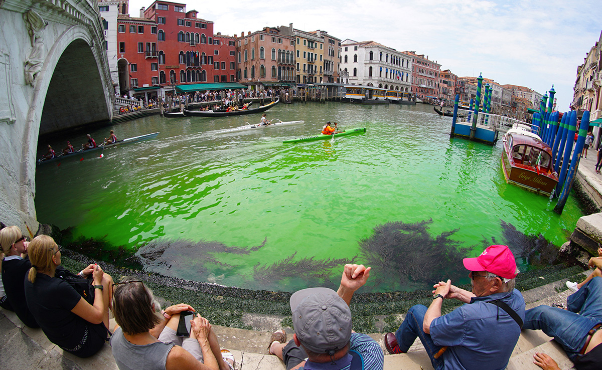 Video: Venice Canal Patch Turns Fluorescent Green, Authorities Investigate