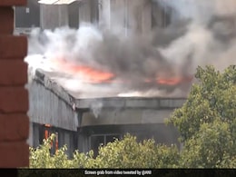 Video: Massive Fire Near Raj Bhavan In Kolkata, One Injured Video: Massive Fire Near Raj Bhavan In Kolkata, One Injured