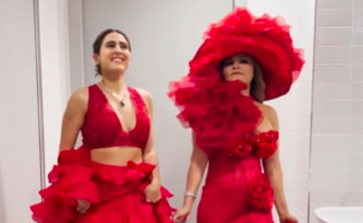 IIFA 2023: Sara Ali Khan Met "Red Hot Chilli" Rakhi Sawant And The Obvious Happened