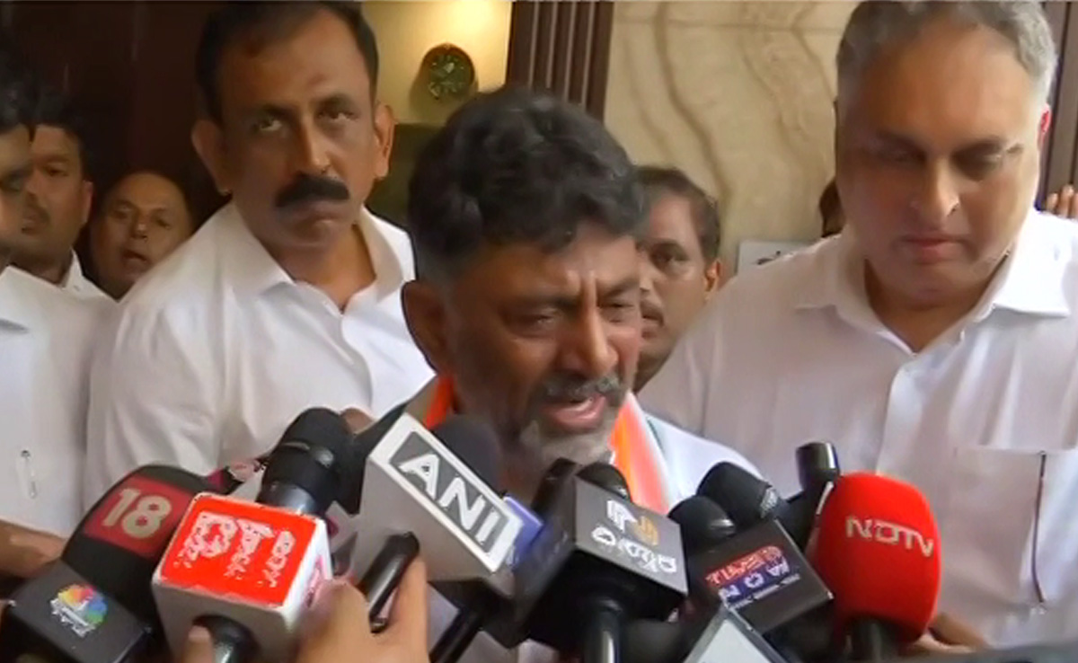 "Can't Forget Sonia Gandhi Visiting Me In Jail": DK Shivakumar Weeps