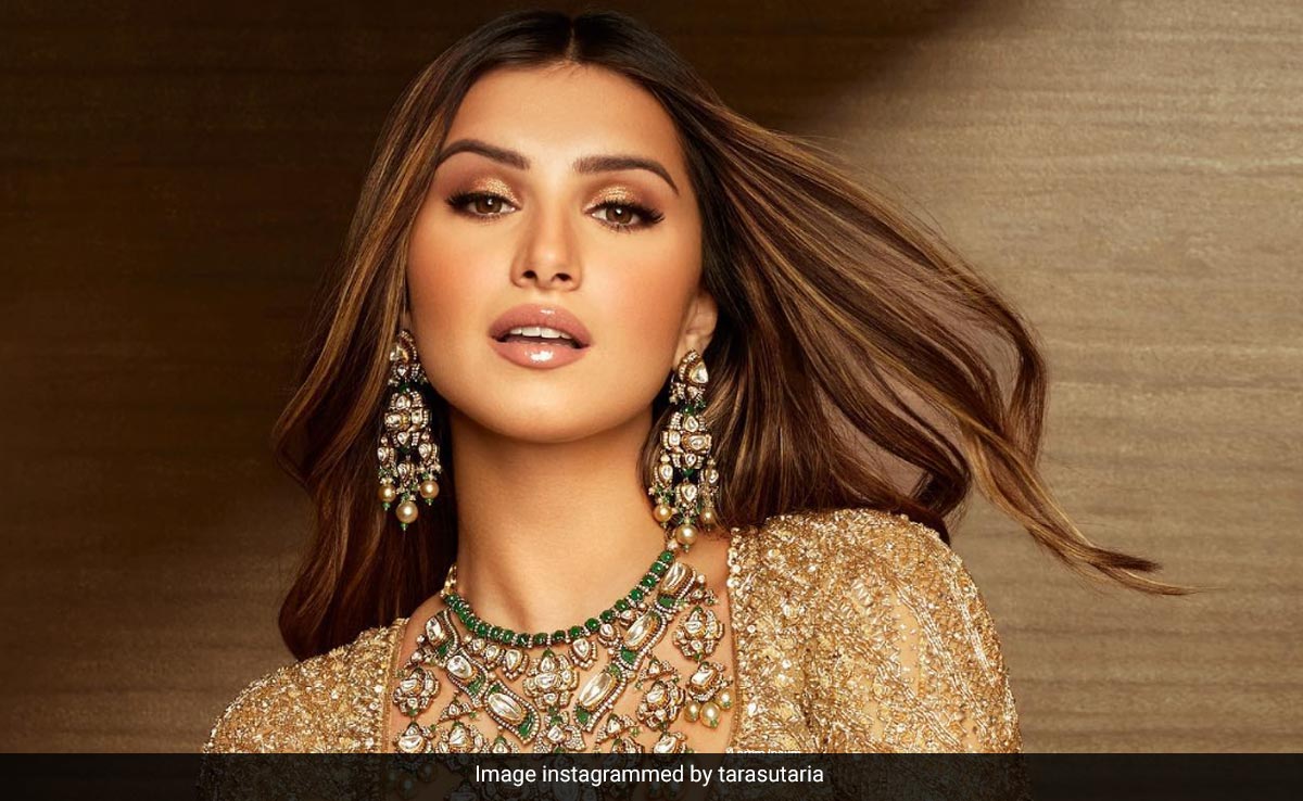 Tara Sutaria's Bronzed Makeup Is A Festive Beauty Party For Days