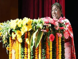 राष्ट्रपति ने केंद्र और CJI से अदालती आदेशों का कार्यान्वयन सुनिश्चित करने का आग्रह किया राष्ट्रपति ने केंद्र और CJI से अदालती आदेशों का कार्यान्वयन सुनिश्चित करने का आग्रह किया