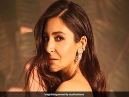 Anushka Sharma's ROFL Red Carpet Suggestion: "I Propose For This To Become..." Anushka Sharma's ROFL Red Carpet Suggestion: "I Propose For This To Become..."