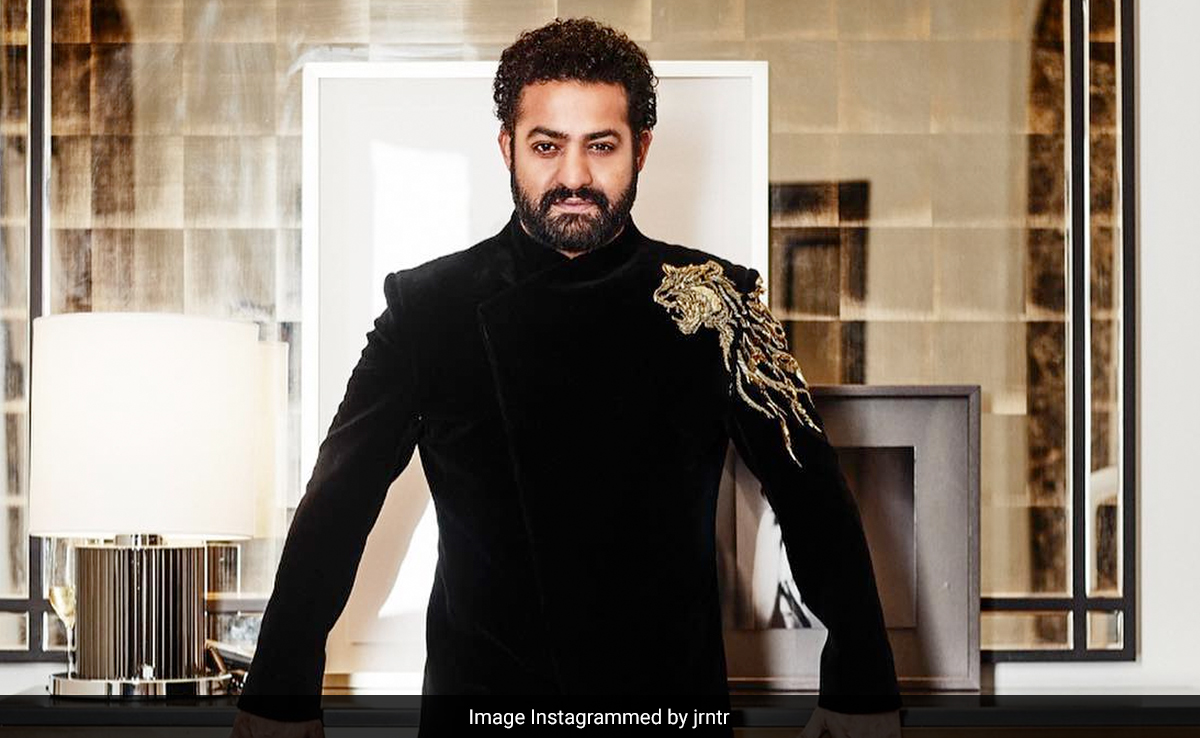 Hrithik Roshan's Birthday Wish For Co-Star Jr NTR Has A <i>War 2</i> Connection