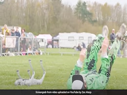 Watch: YouTuber Trains Robot To Dance And Perform Tricks, Takes It To A Dog Show Watch: YouTuber Trains Robot To Dance And Perform Tricks, Takes It To A Dog Show