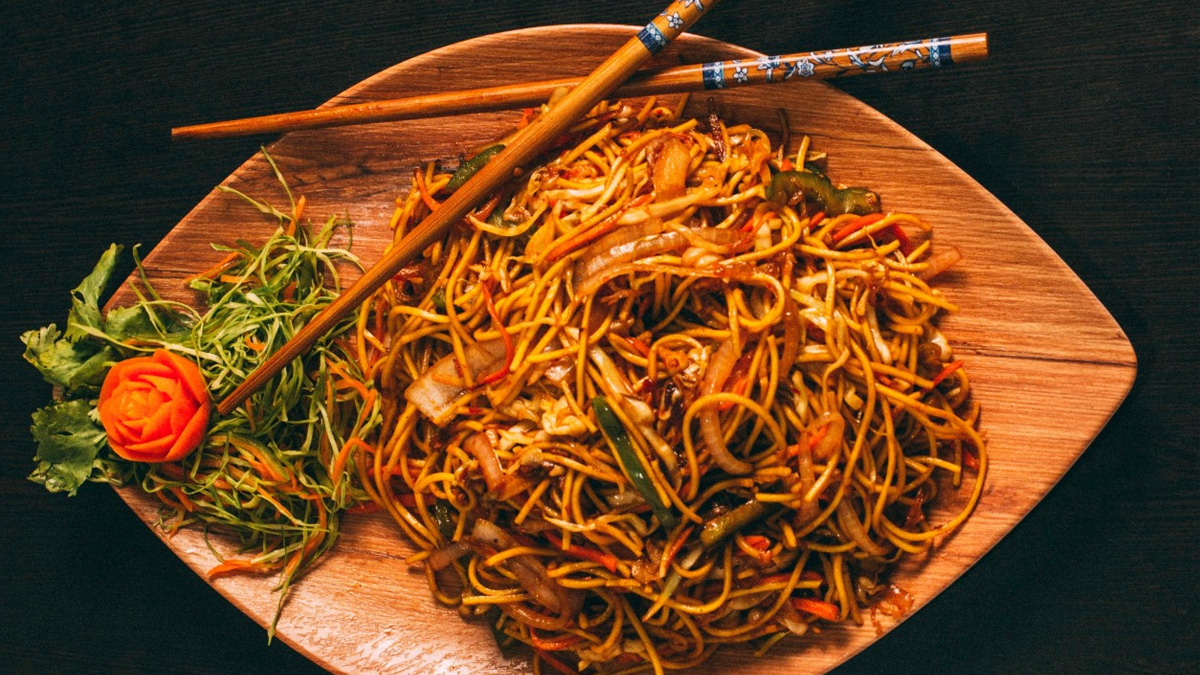 Master The Art Of Veg Hakka Noodles: 3 Rules For Delightful Homemade Goodness