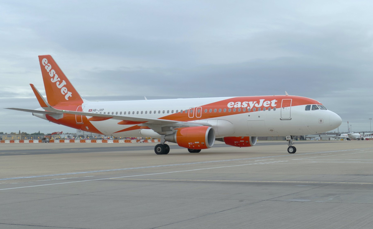 Elderly Scottish Couple Demands Compensation From EasyJet After Flight Hit By Lightning