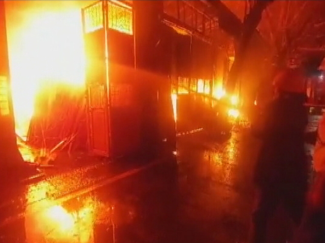 पुणे : फर्नीचर के गोदाम में लगी आग, लाखों का नुकसान होने की आशंका