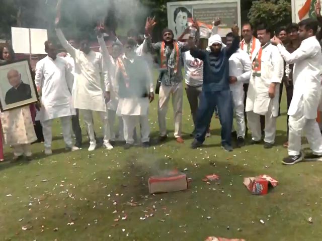 Fireworks At Congress Office In Delhi As The Party Crosses Halfway Mark In Karnataka