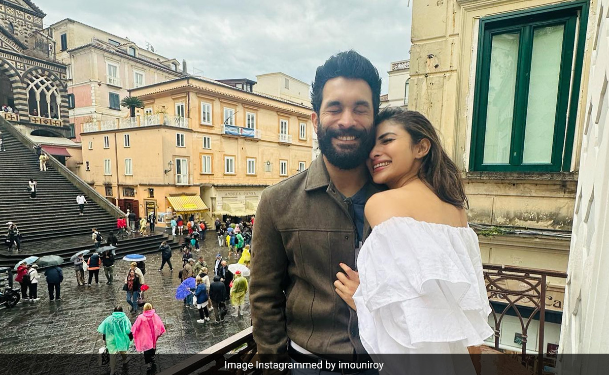 Mouni Roy And Husband Suraj Nambiar's Postcards All The Way From Italy