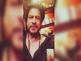 कैंसर से जूझ रही महिला की आखिरी मुराद पूरी कर शाहरुख ने जीता फैन्स का दिल, बोले- जल्दी फिश करी खाने आऊंगा कैंसर से जूझ रही महिला की आखिरी मुराद पूरी कर शाहरुख ने जीता फैन्स का दिल, बोले- जल्दी फिश करी खाने आऊंगा