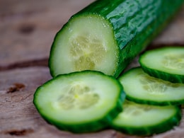 How To Eat Cucumber: क्या सच में जहर होता है खीरे के ऊपर से निकला सफेद झाग, जानें इसे खाने से क्या होगा How To Eat Cucumber: क्या सच में जहर होता है खीरे के ऊपर से निकला सफेद झाग, जानें इसे खाने से क्या होगा