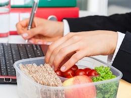 No More Junk Food At Work: 7 Low-Cal Snacks To Keep Within Arm's Reach No More Junk Food At Work: 7 Low-Cal Snacks To Keep Within Arm's Reach