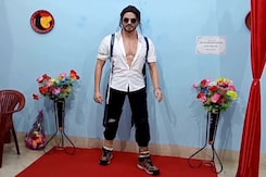 ICYMI: SRK's Life-Like '<i>Pathaan</i>' Statue In Asansol ICYMI: SRK's Life-Like '<i>Pathaan</i>' Statue In Asansol