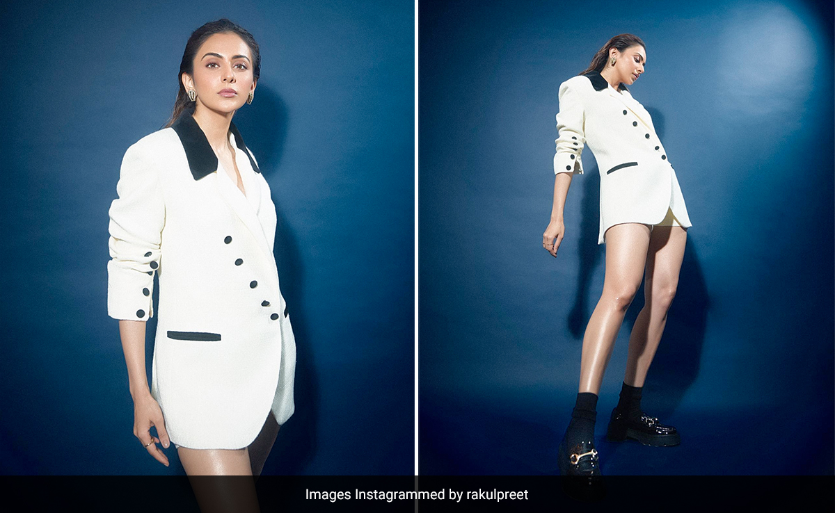 "Izza Vibe" For A Stylish Weekend With Rakul Preet Singh In A White And Black Blazer Dress