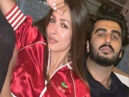 बॉयफ्रेंड अर्जुन कपूर की हाफ नेकेड फोटो शेयर कर ट्रोल हुईं मलाइका अरोड़ा, लोगों ने बोला- शर्म करो बॉयफ्रेंड अर्जुन कपूर की हाफ नेकेड फोटो शेयर कर ट्रोल हुईं मलाइका अरोड़ा, लोगों ने बोला- शर्म करो