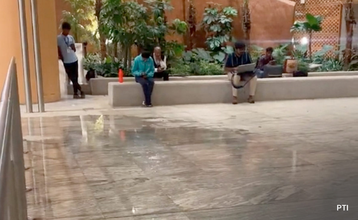 Leakage At Bengaluru Airport's Newly-Built Terminal 2 Due To Heavy Rain