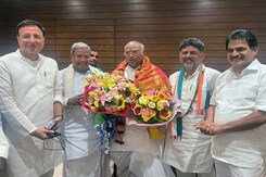 Congress Faces Tough Decision On Chief Minister After Big Karnataka Win Congress Faces Tough Decision On Chief Minister After Big Karnataka Win