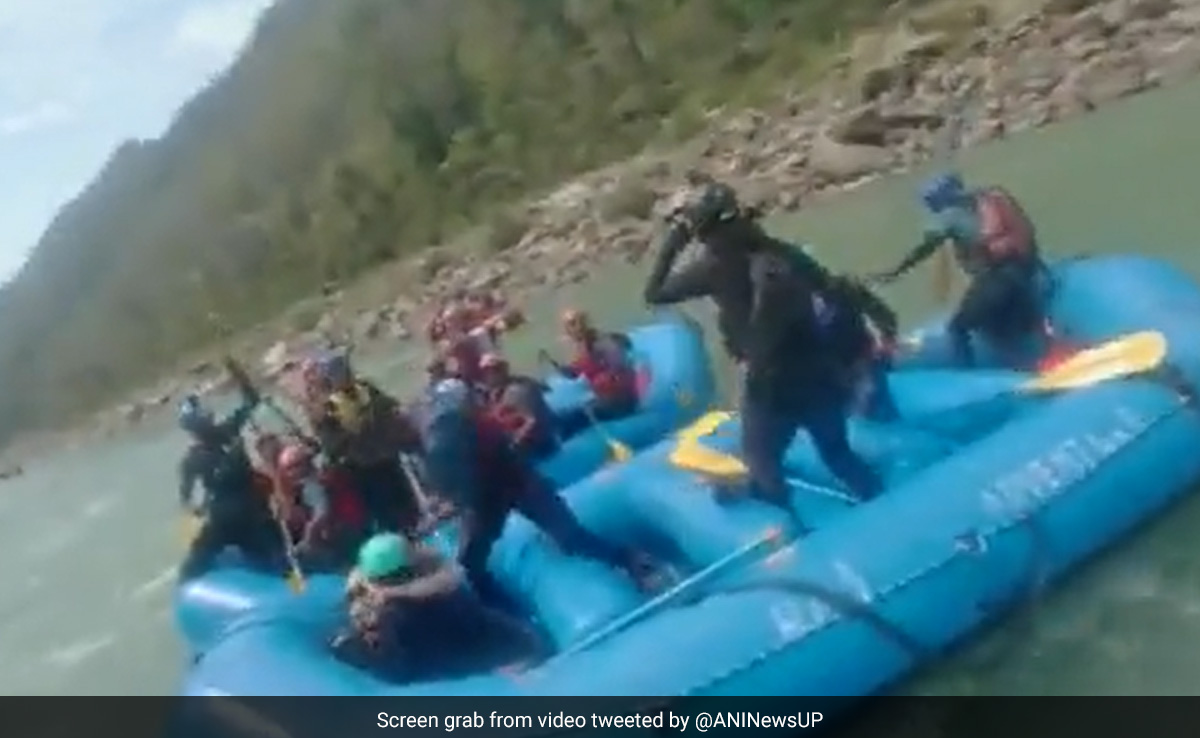 Video: Violent Fight Breaks Out Among Tourists During River Rafting In Rishikesh