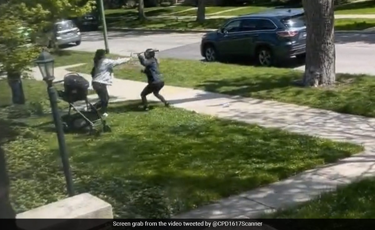 Woman In Chicago Attacks 5 With Baseball Bat, Arrested