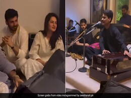 फवाद खान के सामने बैठकर पाकिस्तानी सिंगर ने गाया हमसफर का गाना, सुनकर ऐसे मुस्कुराए एक्टर, धड़कनें हो जाएंगी तेज़ फवाद खान के सामने बैठकर पाकिस्तानी सिंगर ने गाया हमसफर का गाना, सुनकर ऐसे मुस्कुराए एक्टर, धड़कनें हो जाएंगी तेज़